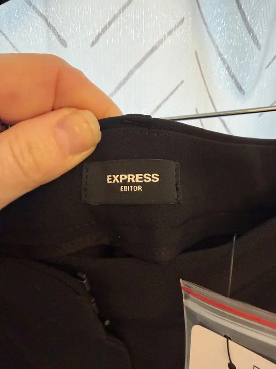 Express Black High-Rise Tailored Skort - Picture 2 of 3